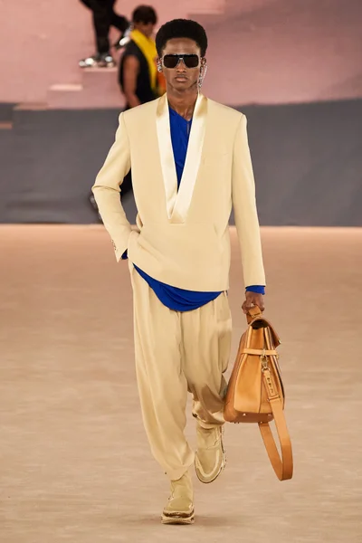 Look 39